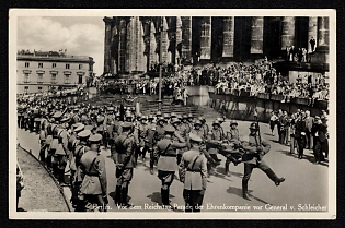 1933-1945 'Berlin. Parade of the Honorary Company in Front of the Reichstag in Front of General V. Schleicher' Wehrmacht, German Infantry Propaganda Postcard