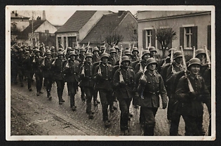 1933-1945 'March of the German Military' Army Infantry Nazi Propaganda Postcard