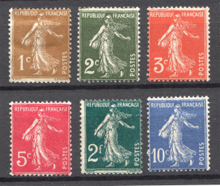 1931-34 France (CV $20, Full Set)
