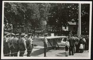 Unmailed, undated photo post card apparently published by the Agfa Film Corporation.